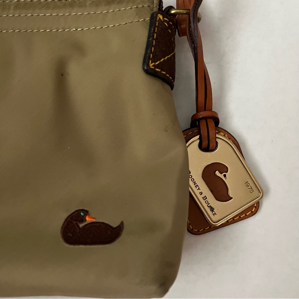 Dooney & Bourke  crossbody bag